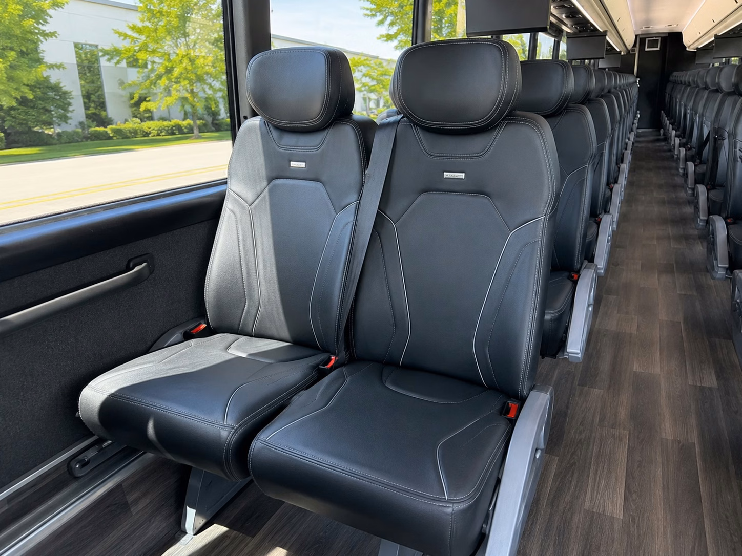 shuttle guests between twin falls hotels and your snake river canyon venue